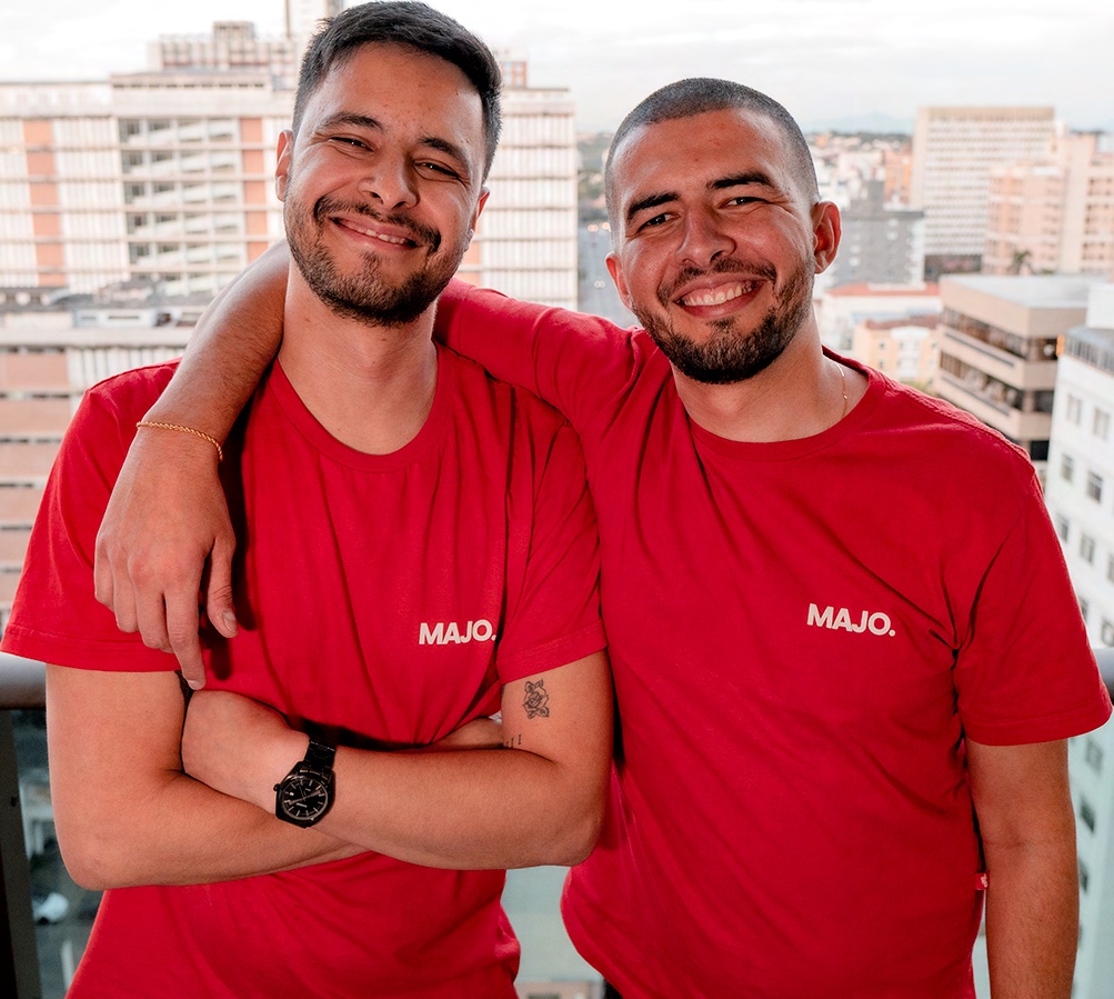 Equipe MAJO. em reunião estratégica